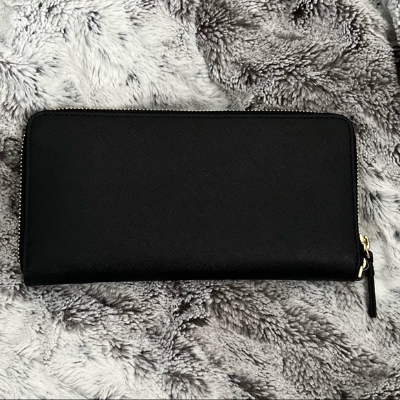 BRAND NEW Tory Burch Robinson Passport Continental Zip Wallet Wristlet - Picture 3 of 9